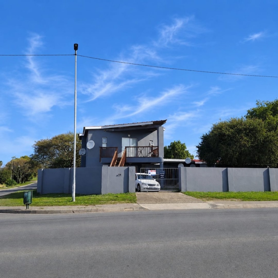 8 Bedroom Property for Sale in Amalinda Eastern Cape